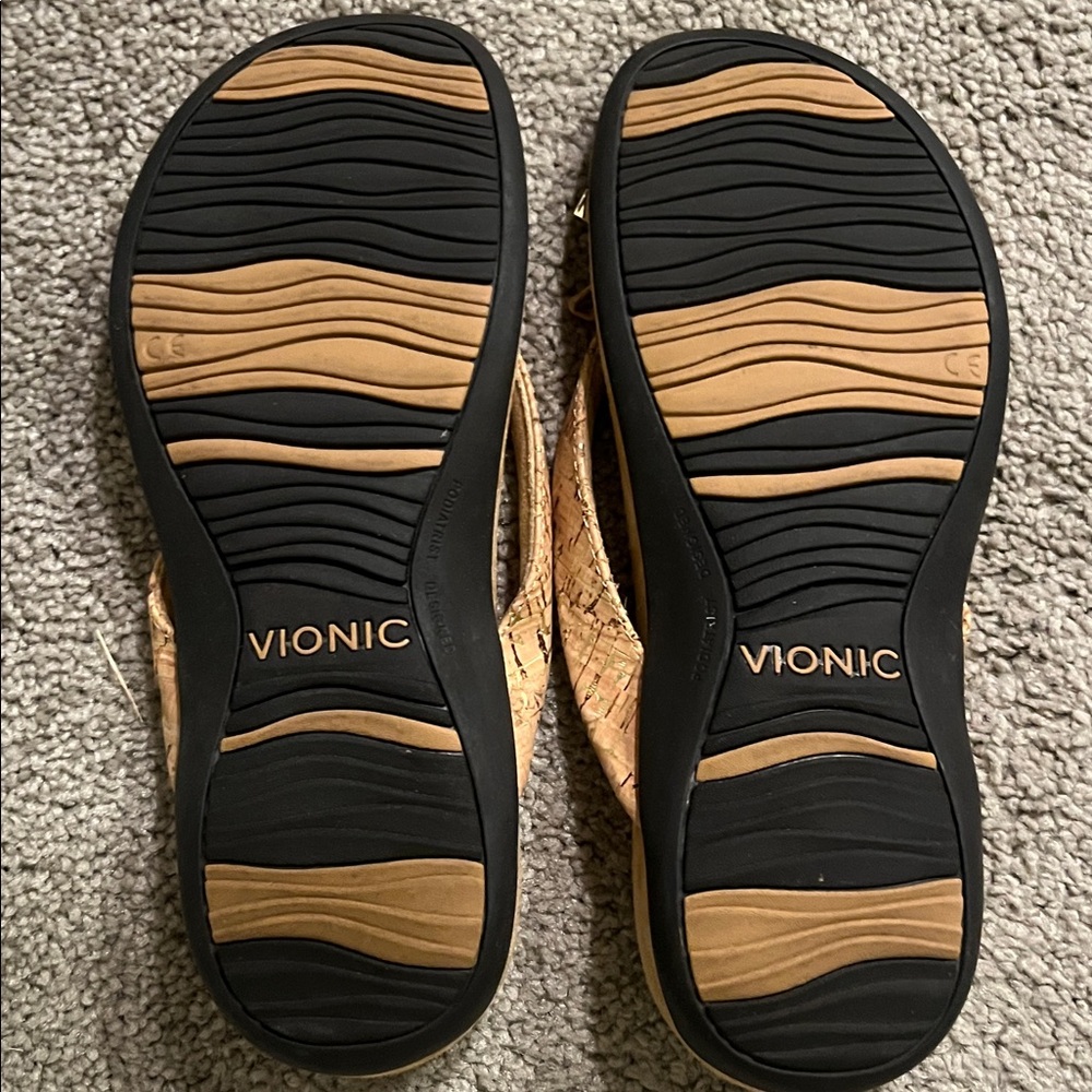 Vionic Bella II sandals tan cork thong sandals size 6 comfort flip flops - Picture 4 of 6